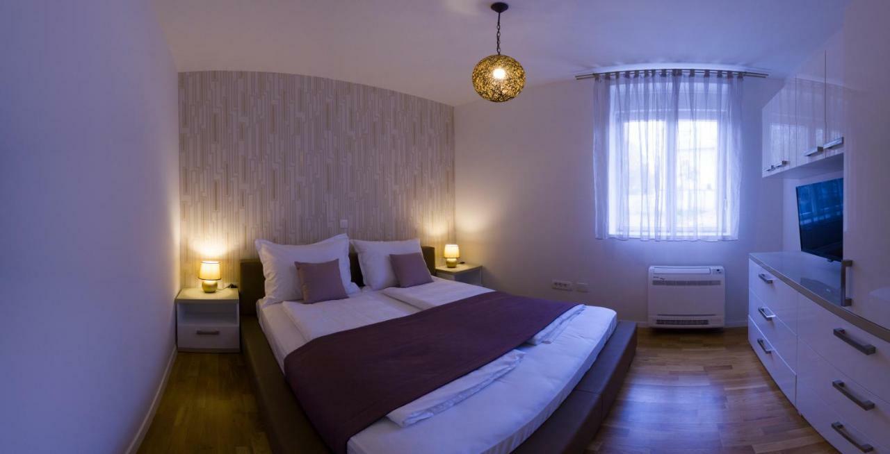 Villa Royal Chica Cure *