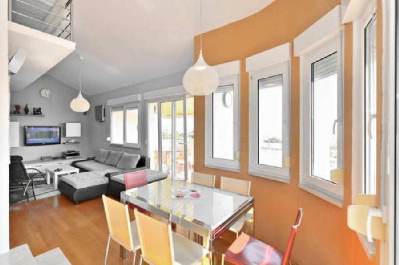 Penthouse Sol St Split