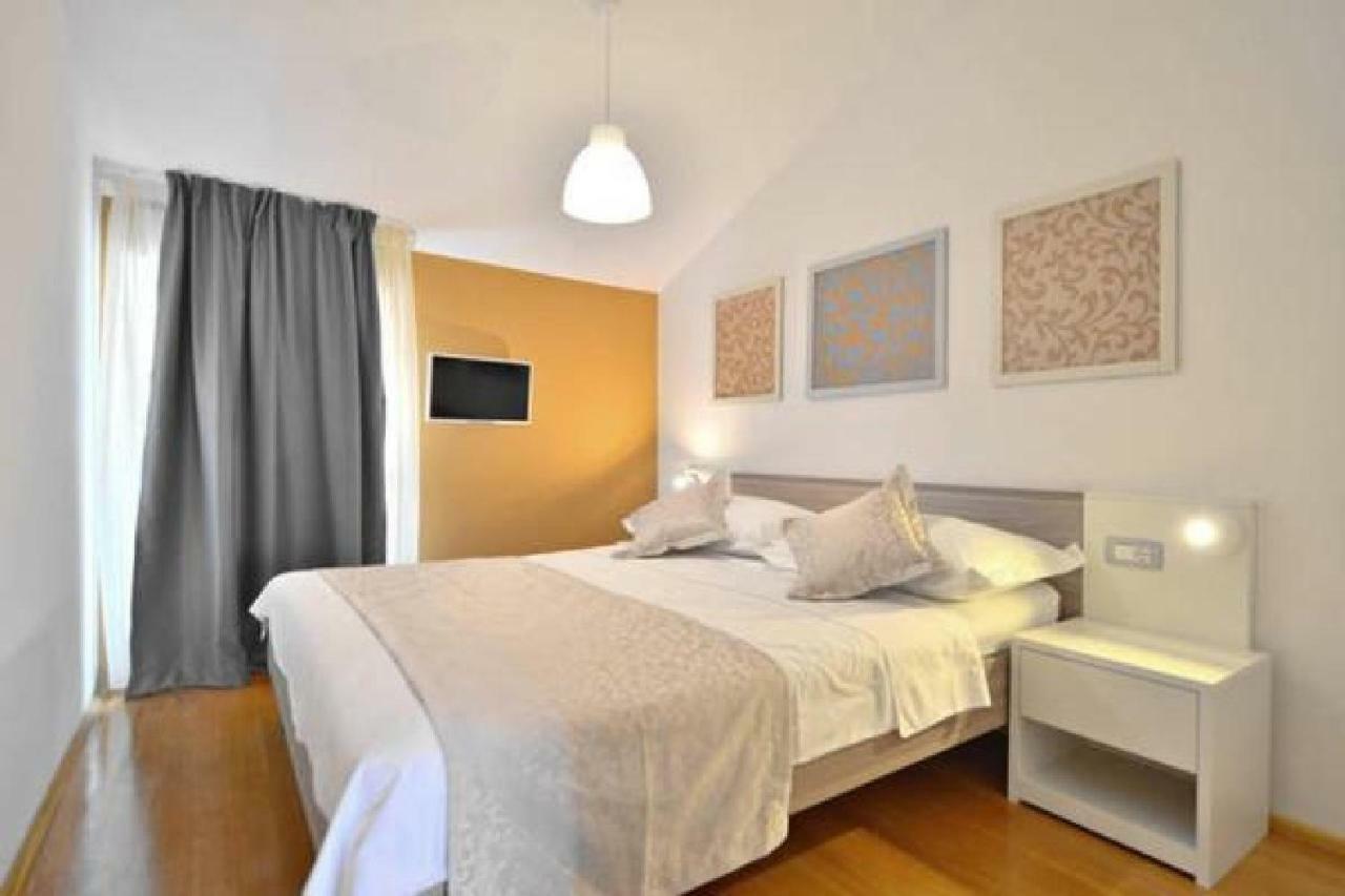 Penthouse Sol St *