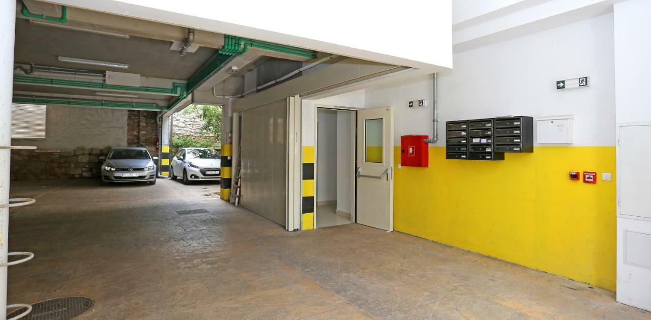 Luxury Apts Leone Centre Apartment Split