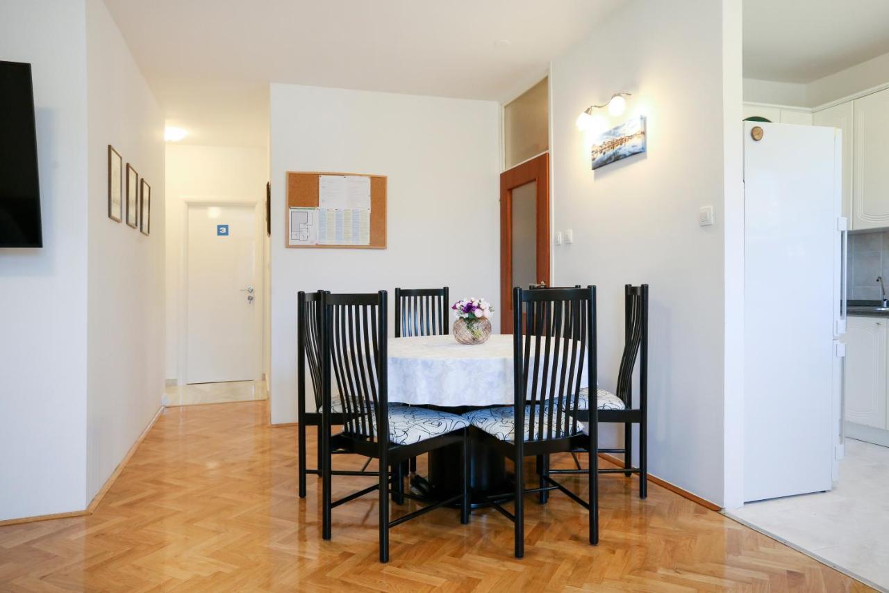 Luxury Apartment Ela