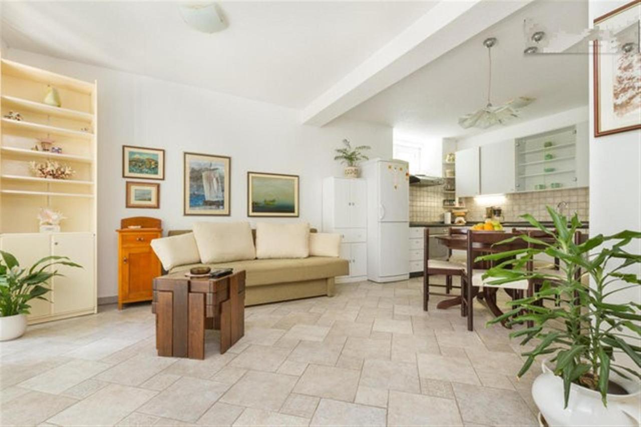 Varos Apartman