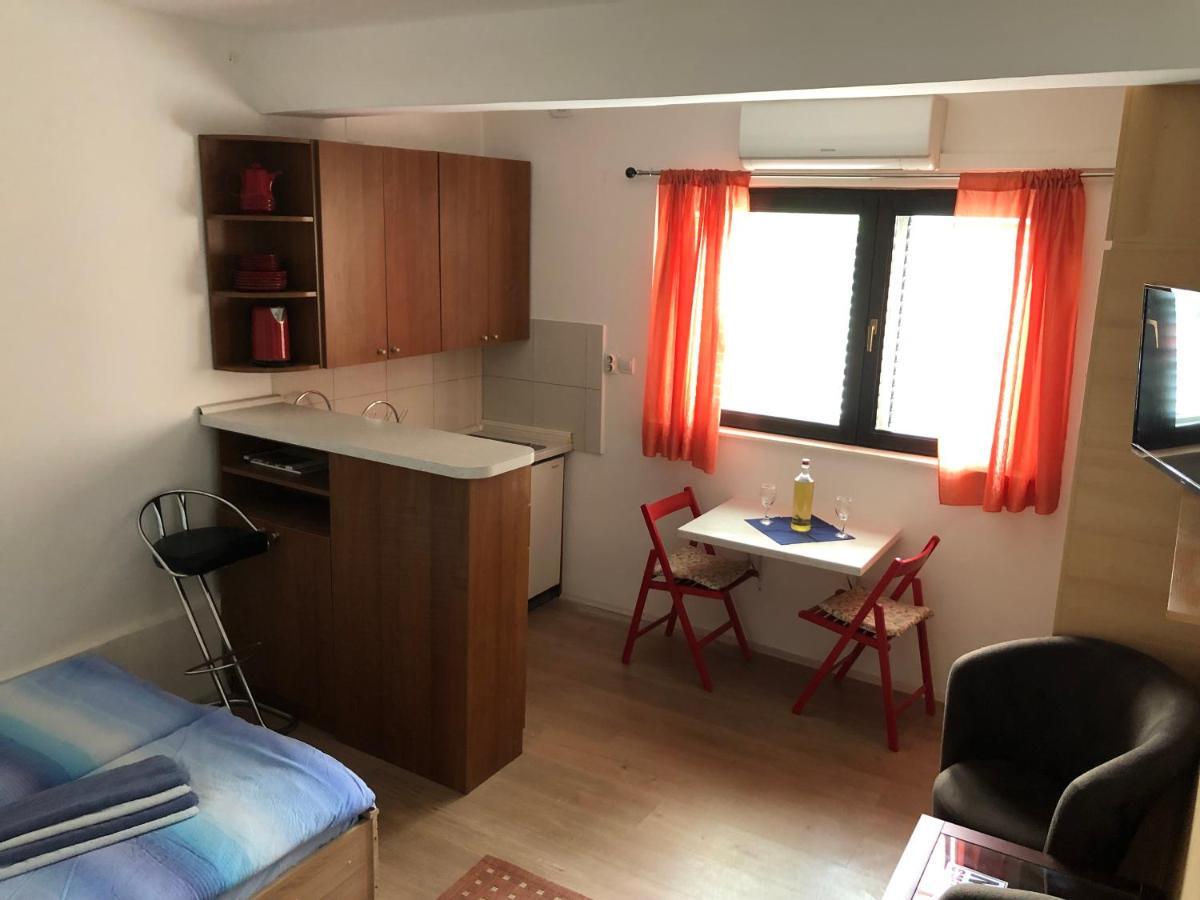 Apartment Centar 1 Private With Ensuite And Kitchenette *