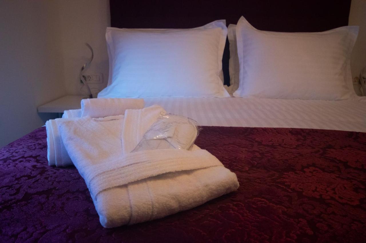 Center Luxury 2