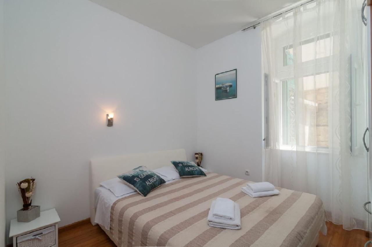 Apartment Center *