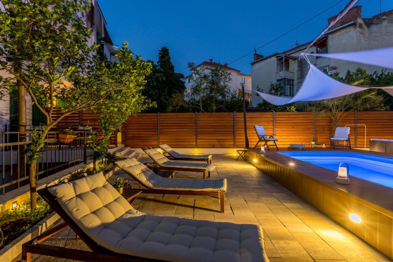Evala Luxury With Pool And Garden Bed & Breakfast 4*