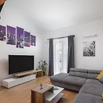 Metily Apartment