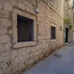Lamenta