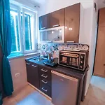 Julije Rooms
