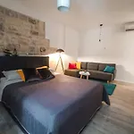Julije Rooms