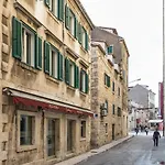 Adriatik Lux Teatro 2