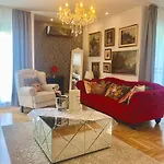 Art Gallery Luxury Apartment