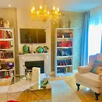 Art Gallery Luxury Apartment