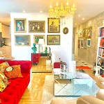 Art Gallery Luxury Apartment