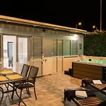 Apartment Pebbles - With Jacuzzi