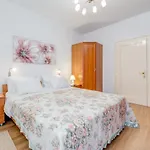 Split Apartment Worek