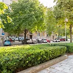 Split Apartment Worek