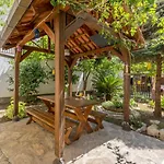 Studio Apartment Paradise Garden