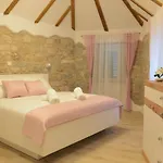 Veli Varos Old Town Deluxe Apartment City Centre