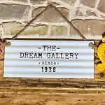 Luxury Art Room