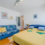 Studio Apartment Ecija