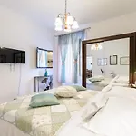 Bird Lamp Luxury Apartment Bacvice, Split