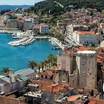 Experience Split Apt