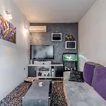 Cool Cozy Apartment
