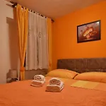 Cozy, Adorable Apartment Elizabeta