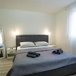 Too Sweet Apartment 1