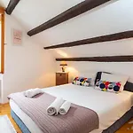 Apartment Lira