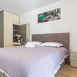 Ledeno More Luxury Apartments
