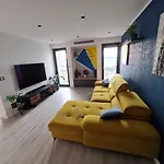Family Apartment Split