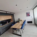 Family Apartment Split