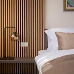 V Luxury Apartment