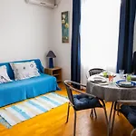 Charming Center Apartment
