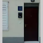 Try To Live Small In Split Center !