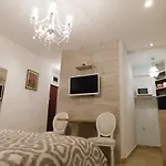 Split Studio A Priori