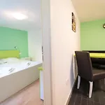 Apartment Fly