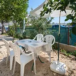 A1 - Apt Near Beach With Patio Parking And Grill