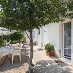 A1 - Apt Near Beach With Patio Parking And Grill