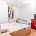 Apartment Goge