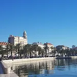 Split Studio A Priori