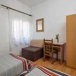 A2 - Apt Near Beach W Patio Parking And Grill