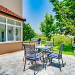 Ena Apartment
