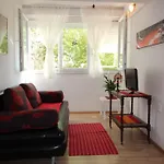 Old City/Beach 13 Minutes Away, Parking, For 4