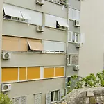 Apartment Tennis