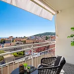 V Luxury Apartment