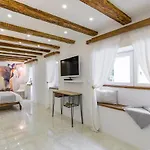Hani Luxury Rooms