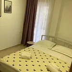 Spacious Apartment In A Quiet Neighborhood